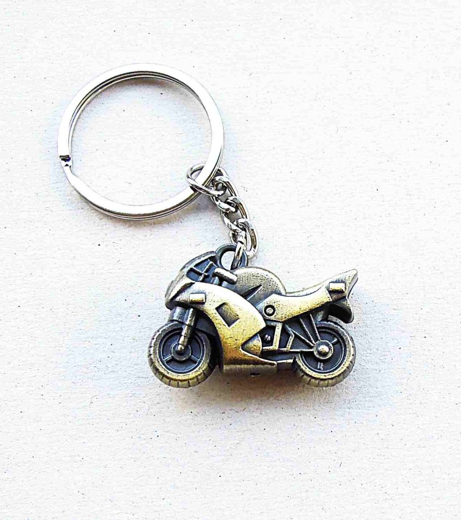 Motor kulcstartó fém réz színben 
