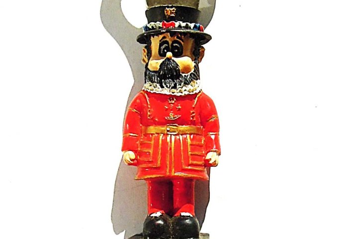 Beefeater London sörnyitó