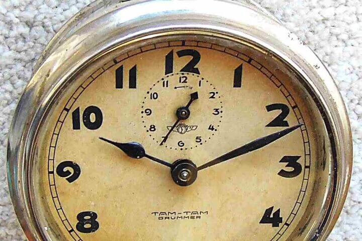 Kienzle Tam Tam Drummer vekker éresztő óra